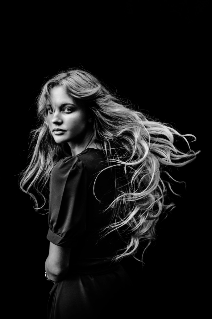 capelli lunghi mossi donna torino
