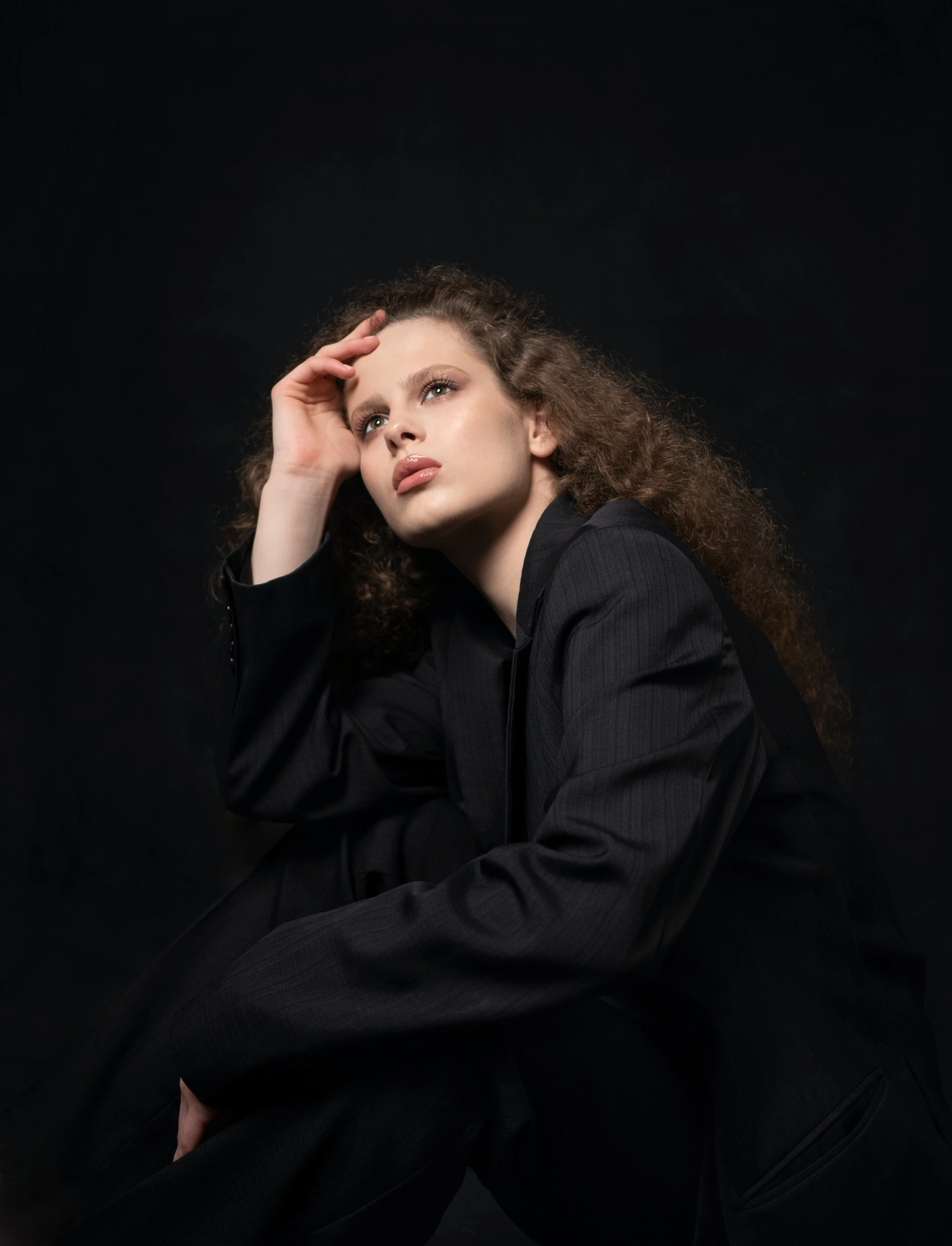 capelli ricci donna elegante torino
